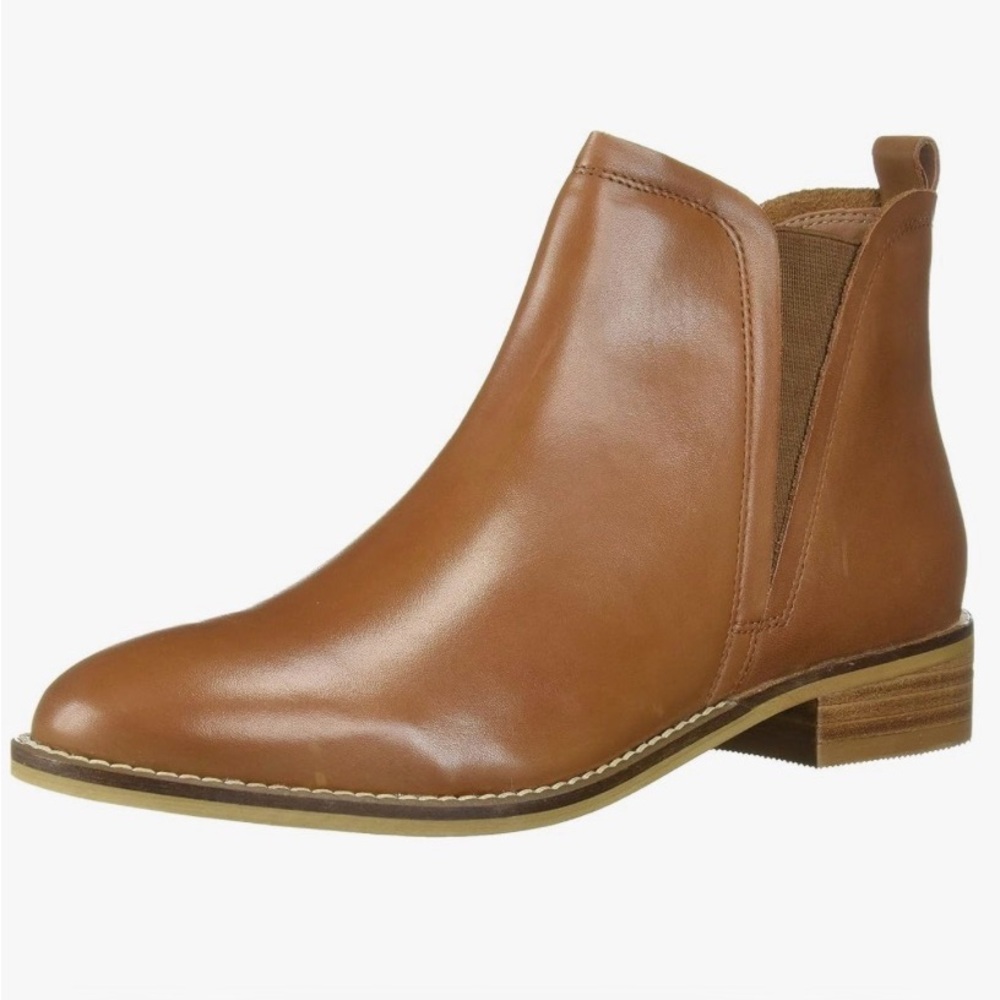 NWT Crevo Tan Evelyne leather boots booties 7 slip on
